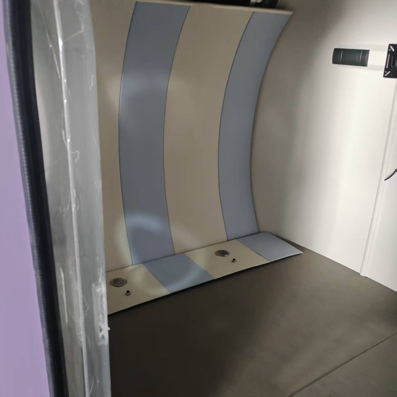 Oxygen Times OHS19 Conch Hard Shell Hyperbaric Oxygen Chamber  Cabin Tent 1.9 ATA Sitting chamber